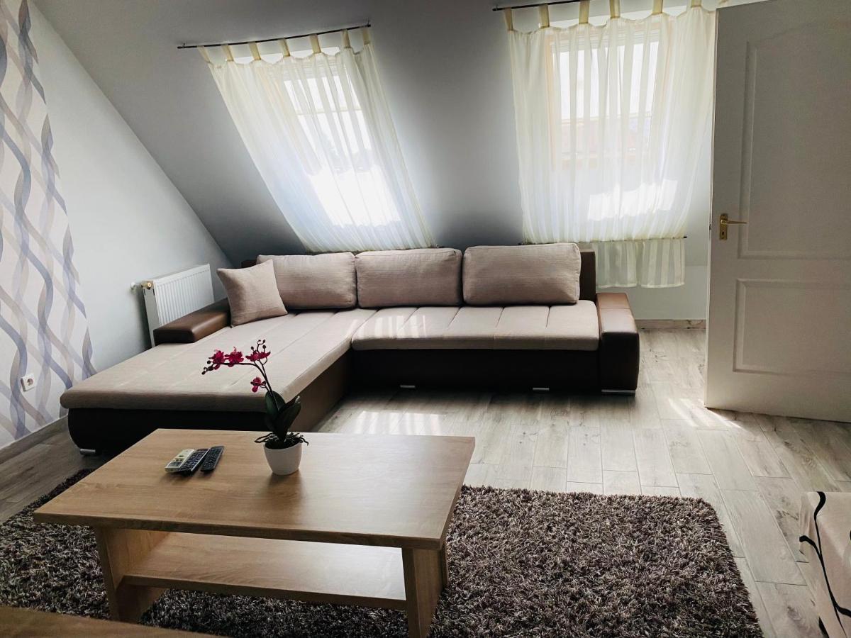 شقة Tamara Apartman Hajdúszoboszló المظهر الخارجي الصورة